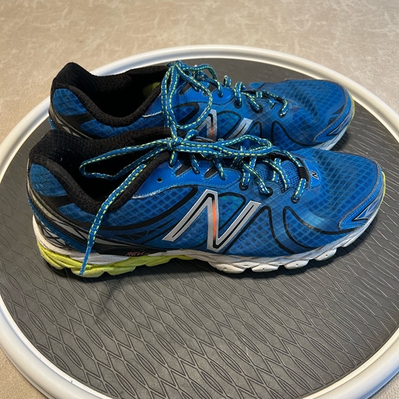 #1085. New Balance Brooks Revlite 870 V3 Men’s size 10. Blue - Picture 2 of 7